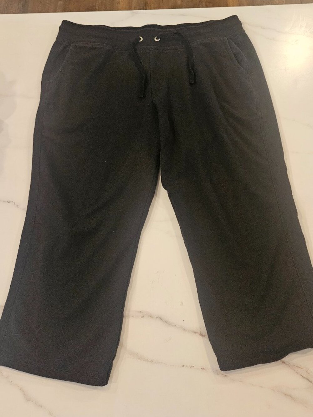 Hanes Live Love Comfort Black Fleece Capri Sweatpants Women's XL